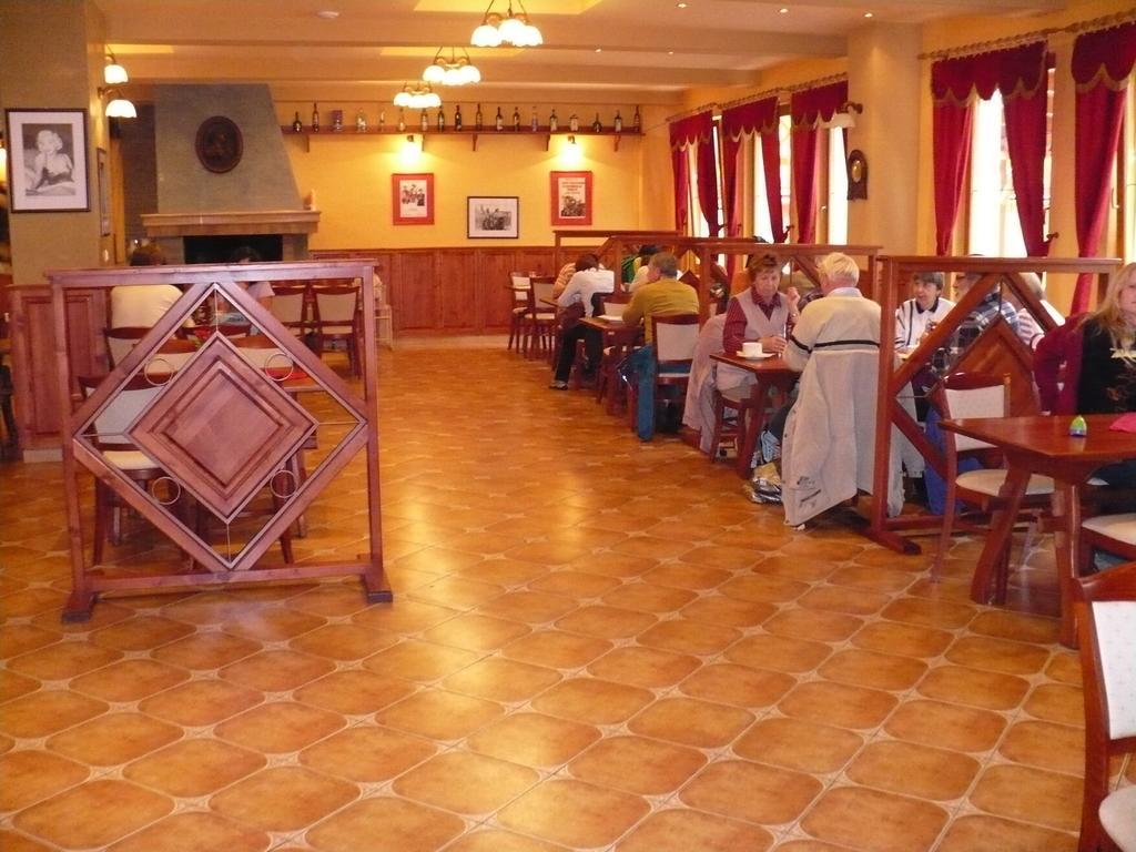 רוז'ומברוק Motel Ranc מראה חיצוני תמונה