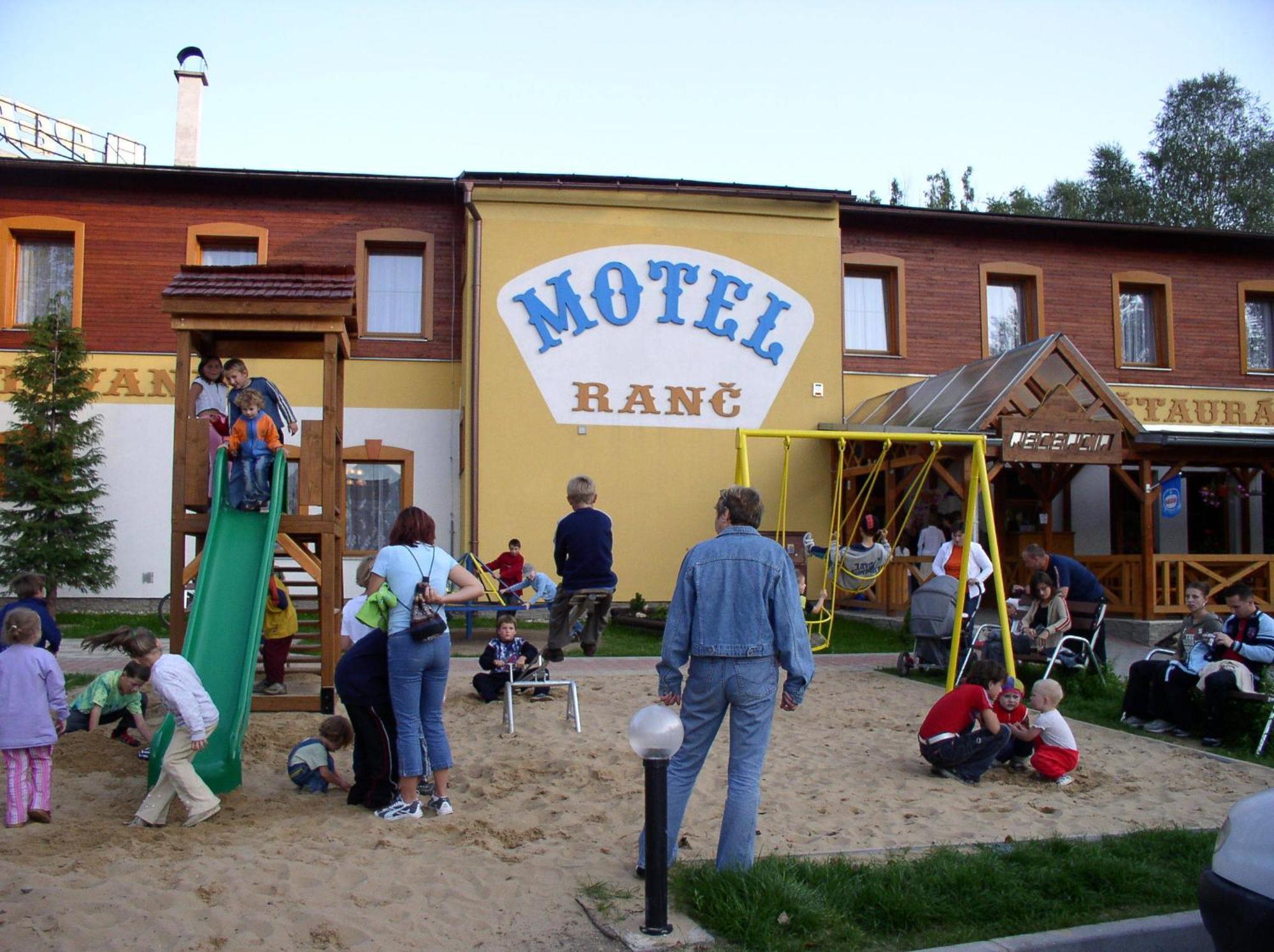 רוז'ומברוק Motel Ranc מראה חיצוני תמונה