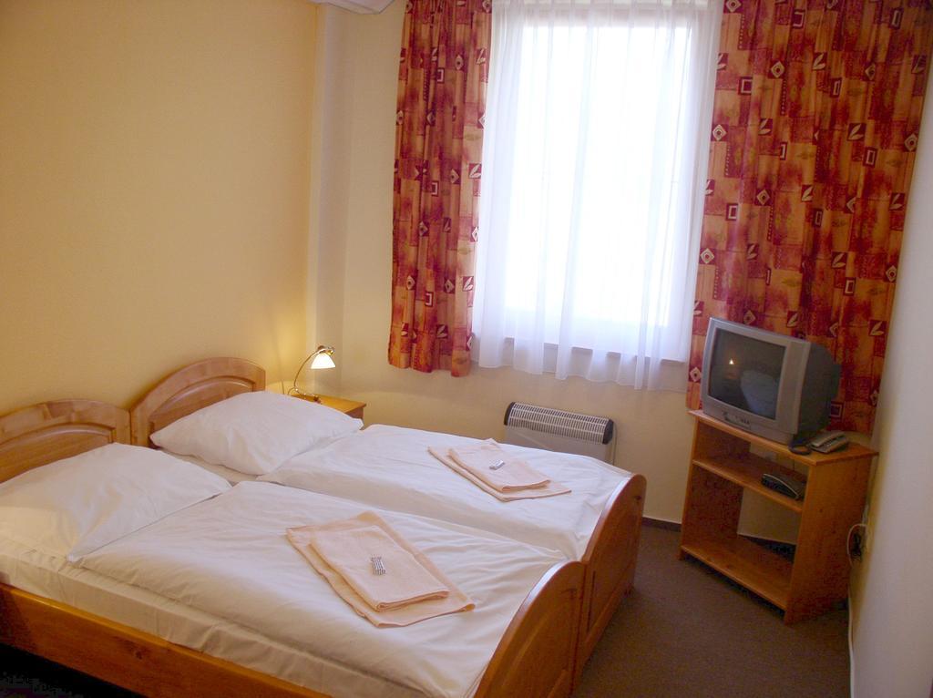 רוז'ומברוק Motel Ranc מראה חיצוני תמונה